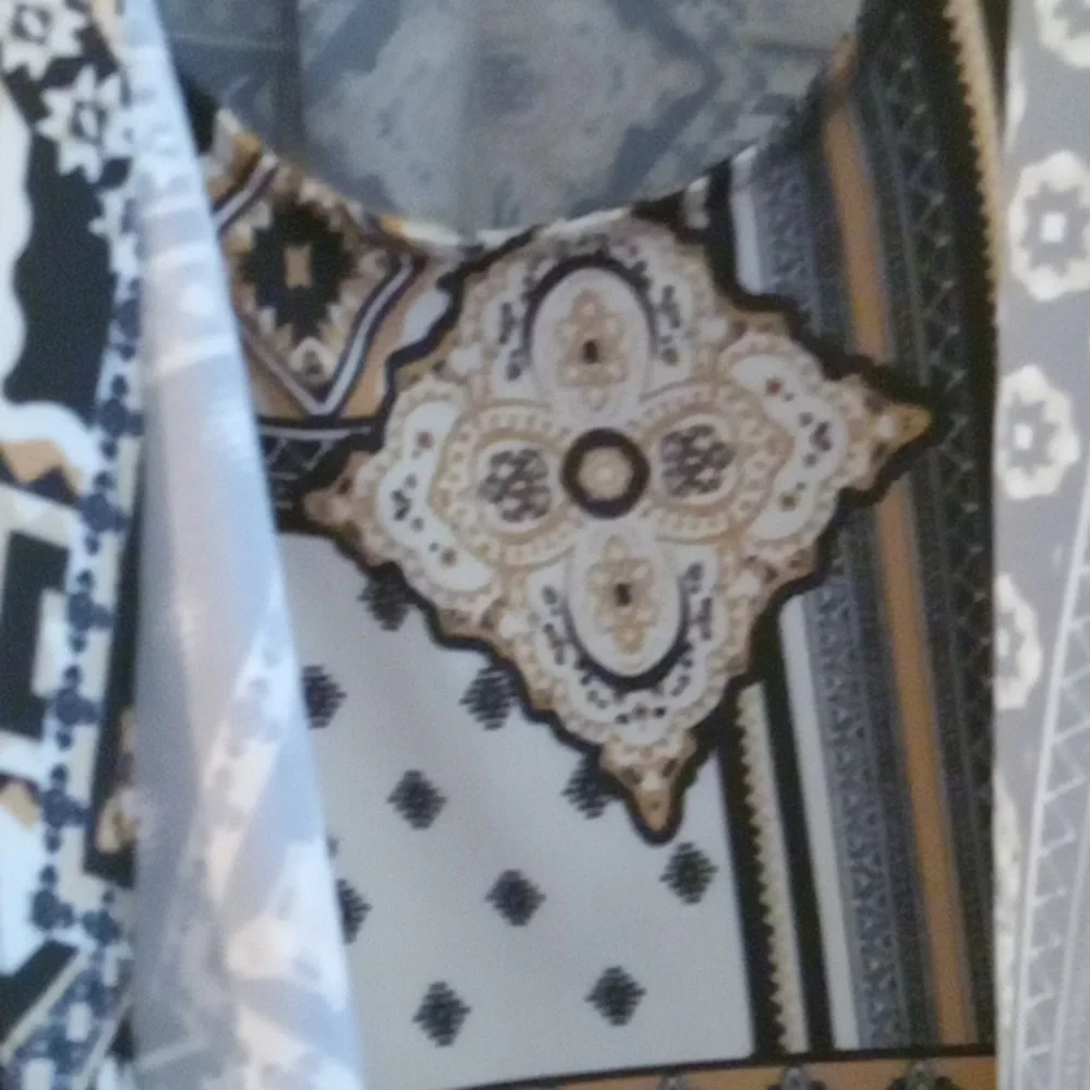 Blouse - Picture 2 of 5